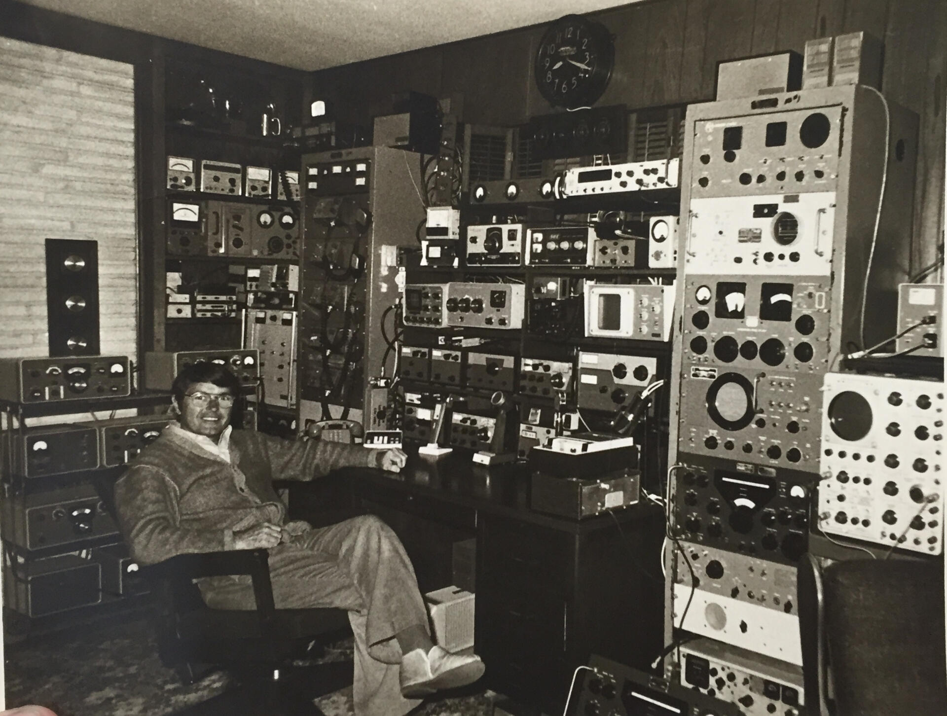 Wally WB5DTW station